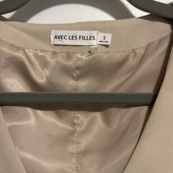 Avec Les Filles Tan Buttoned Vest - Picture 2 of 4